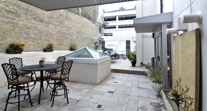 永格套房家居公寓(Yonge Suites Furnished Apartments)