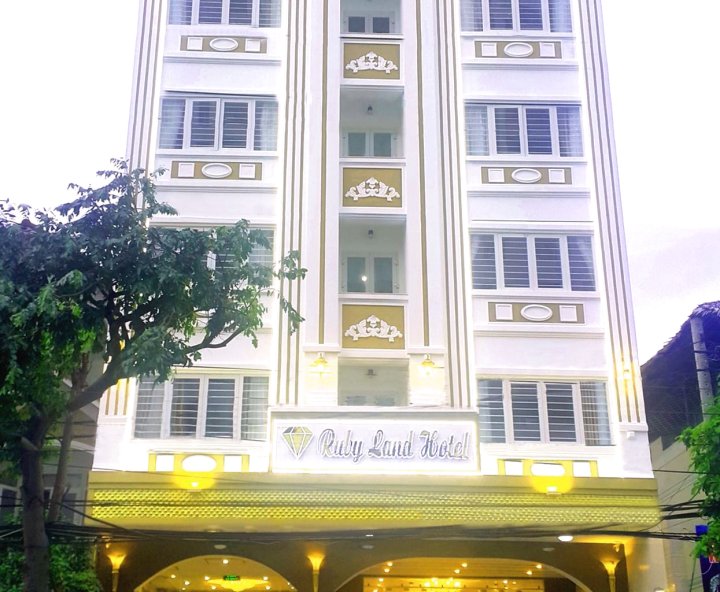 红宝石国酒店(Ruby Land Hotel)