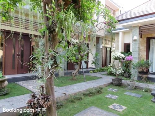 萨努尔里卡民宿(Rika Sanur Homestay)