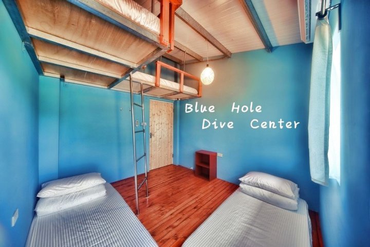 蓝洞潜水背包客栈(Blue Hole Dive Center)