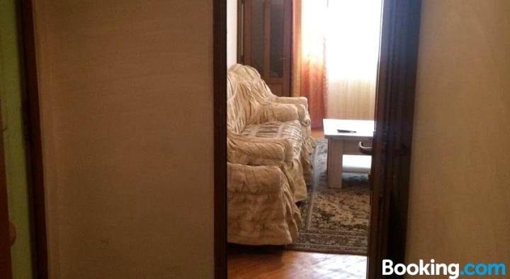 Home Elite Yerevan - Beautiful Apartment Near Hrazdan Stadium