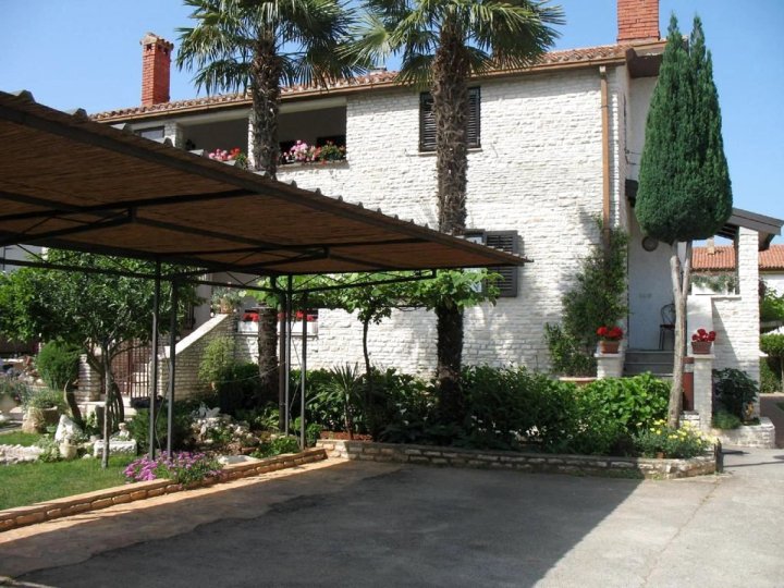 Apartmani Villa Otilija