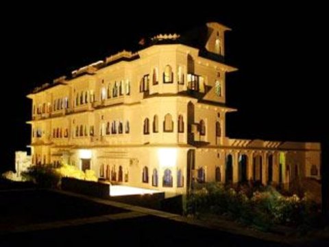 卡罗哈维文物酒店(Karohi Haveli - A Heritage Hotel)