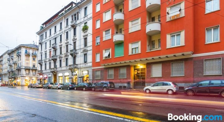 米兰中央车站附近公寓酒店(Flat Near Central Station Milan)