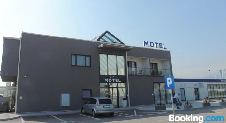 Motel Kamenica
