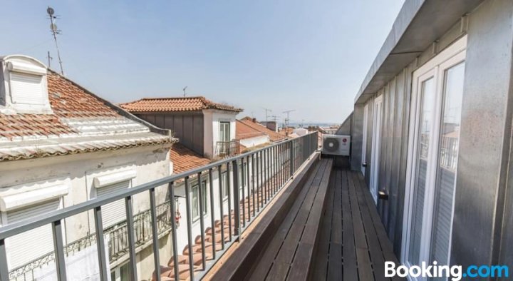 LovelyStay - 2Bed Looking Good in Bairro Alto