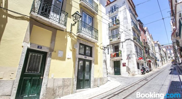 LovelyStay - Charming Flat in The Heart of Bica