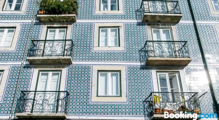Traveling to Lisbon 309 - Santa Catarina