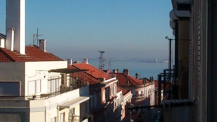 Lisbon View Apartment