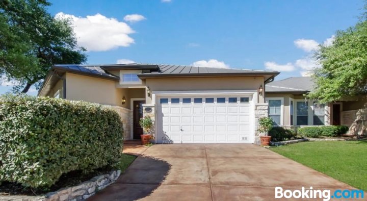 Tranquil Townhome