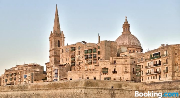 Unique Waterfront Valletta House