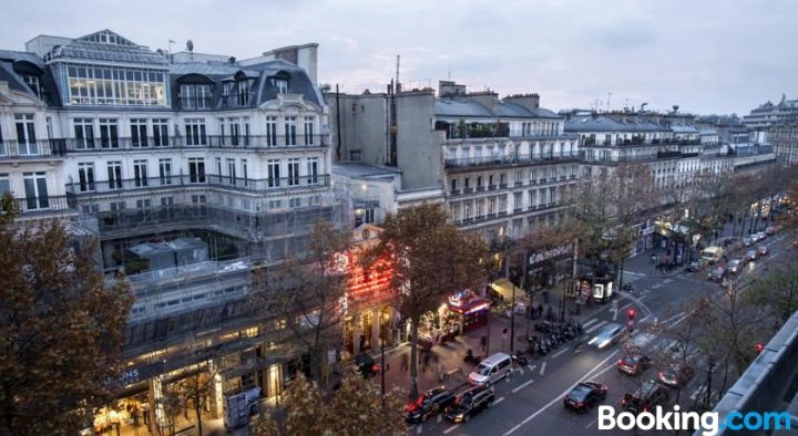 巴黎蒙马特苏雷图公寓(Sous les Toits de Paris Montmartre)