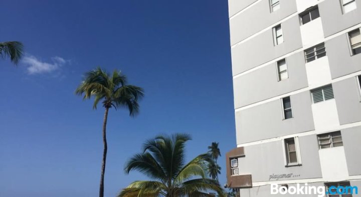 普拉亚马尔海滨公寓酒店(Playa Mar Beach Front Apartment)