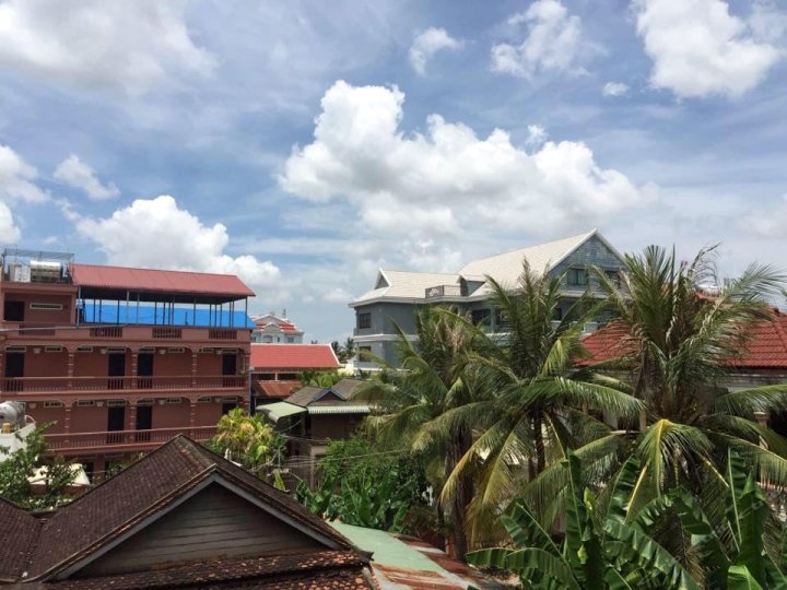 Angkor Lily  Youth Hostel