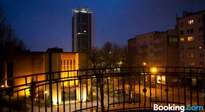 卡托维茨中央开放式公寓酒店(Studio Apartament Centrum Katowice)