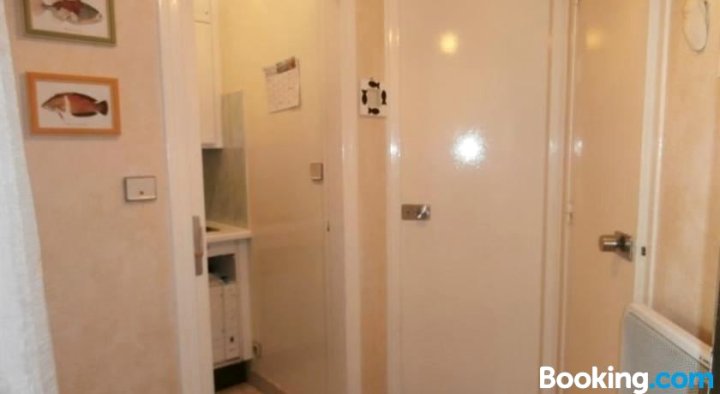 Appartement Biarritz, 1 pièce, 2 Personnes - FR-1-3-432