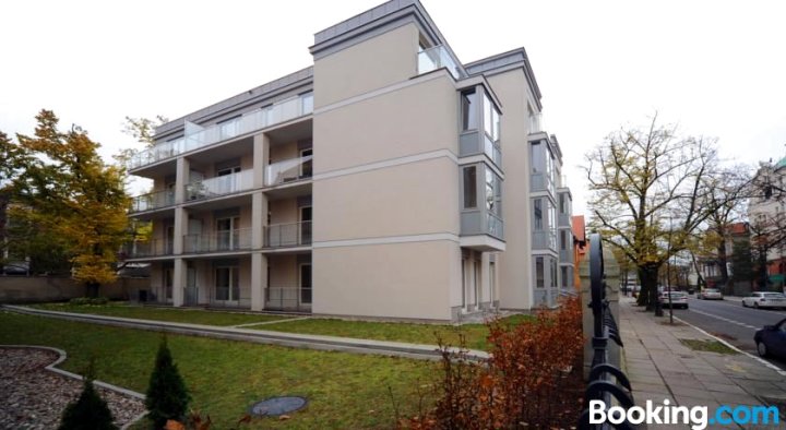 Very Berry - Orzeszkowej 10 - MTP Apartment, parking, balcony, check in 24h