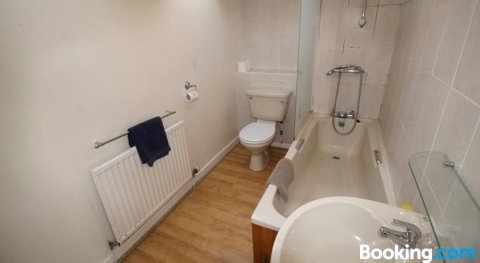 2 Bedroom Cottage in Cardiff