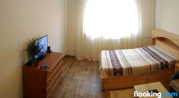 Apartment on Chetaeva 10