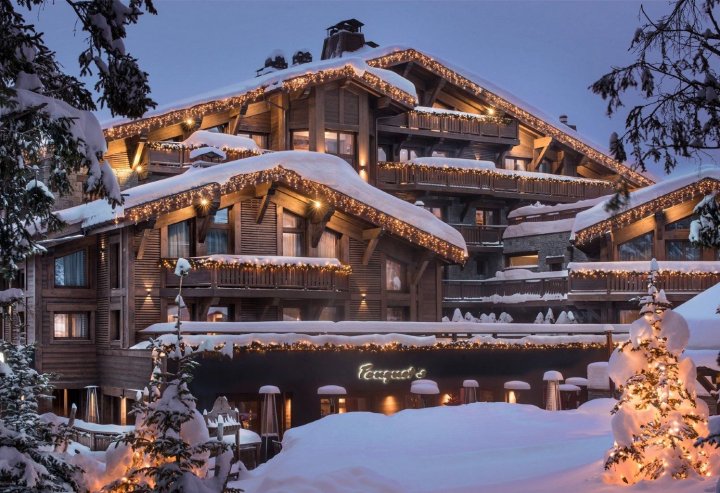 谷雪维尔巴耶拉勒奈吉酒店(Hôtel Barrière les Neiges Courchevel)