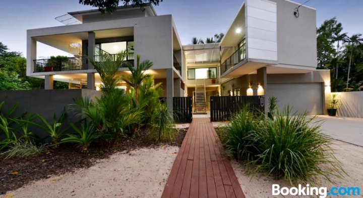 The Port Douglas Beach House