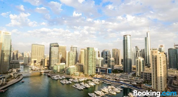 Yallarent Dubai Marina - the Point Three Bedroom