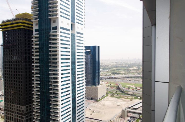 PK Holidays Home - Torch Tower, Dubai Marina