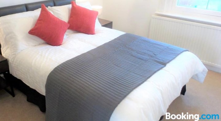 Kelpies Serviced Apartments - Cameron