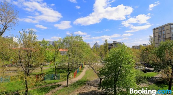 Apartment on Obolonskiy Prospect 16V