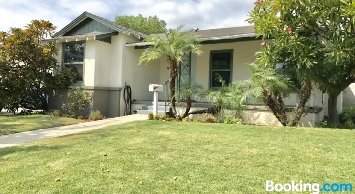 Quiet Cozy Single Family Home