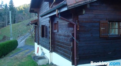 Chalet de 2 chambres avec terrasse amenagee et wifi a Saint Gervais les Bains a 3 km des pistes