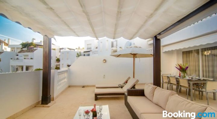 Designer Beachside Apartment Marbella