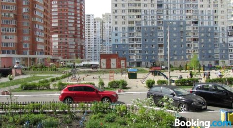 Apartment on Kostyantyna Dan'Kevycha Street 8