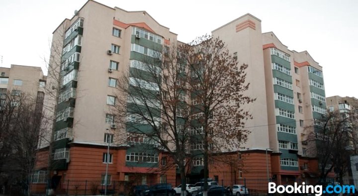 Apartment on 8 Rybalska Street