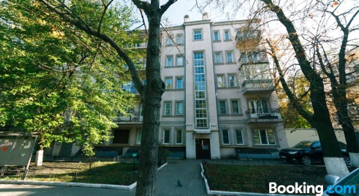 2 Rooms Apartments on Khreshchatyk, Shelkovichnaya Street 7A