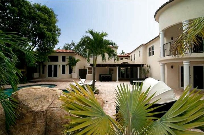 8 Bedroom Villa Fits 20 with Movie Theater, Pool, Basketball