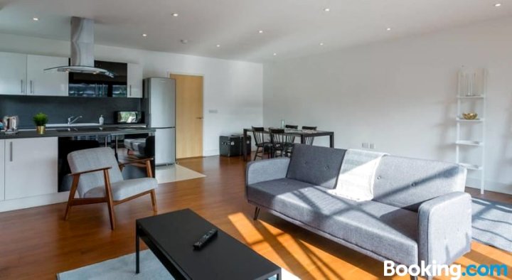 Contemporary 2 Bed Flat in The Heart of Islington