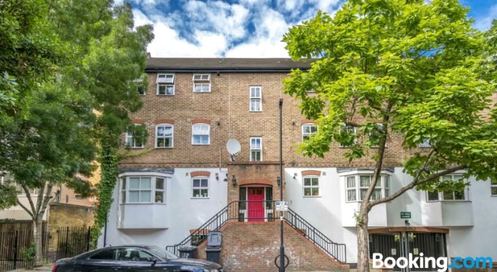 Sunny 2Br Apt in The Heart of Vauxhall, by Subway