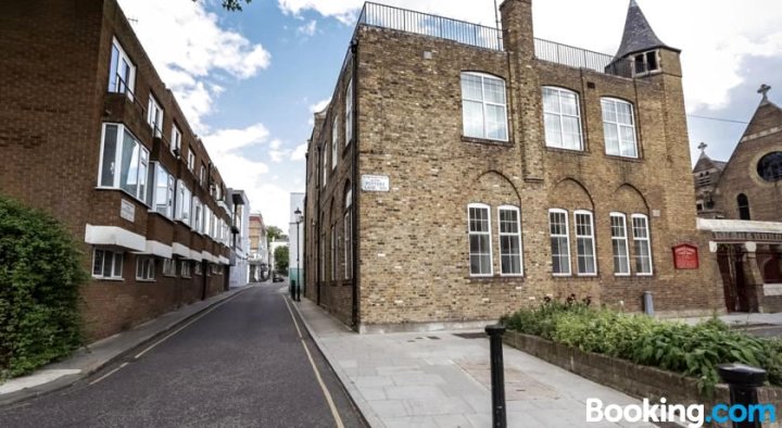 Notting Hill Mews House with Roof Terrace