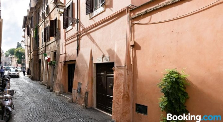 斗兽场花园阁楼酒店(Rome As You Feel - Loft Garden at Colosseum)