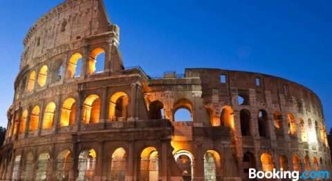 Beautiful 2 Bed Flat in Front of The Colosseum