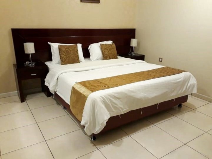 萨费吉达服务式公寓酒店(Safeer Jeddah Furnished Apartments)