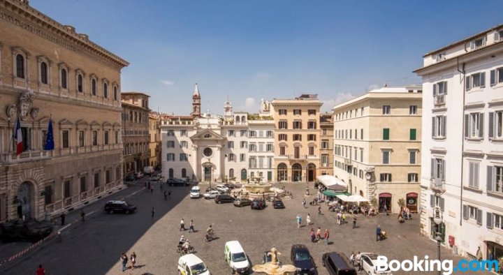 法尔内塞广场 2 居专属景观酒店(Piazza Farnese Exclusive View 2 Bedroom en Suite)