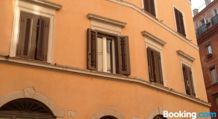 Campo dei Fiori Modern Apartment with Terrace