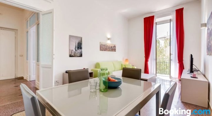 Bright and Modern 2 Bed Flat in Prati