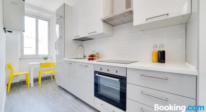 Cosy and Stylish 2 Bed/1 Bath Flat Next to Vatican