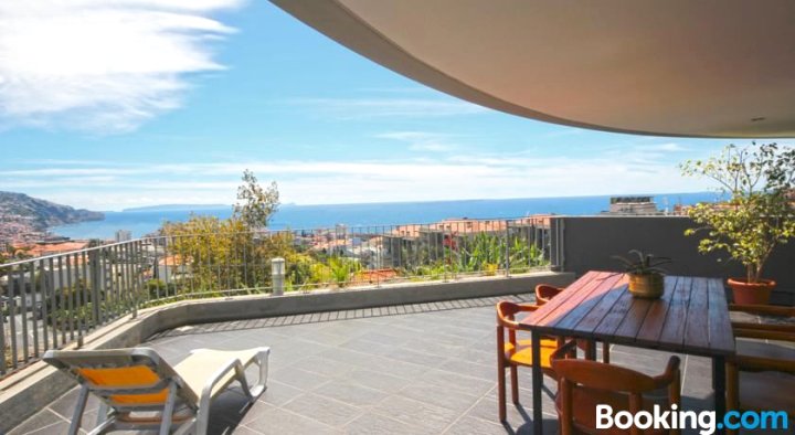 Virtudes Ocean View with Pool by HR Madeira