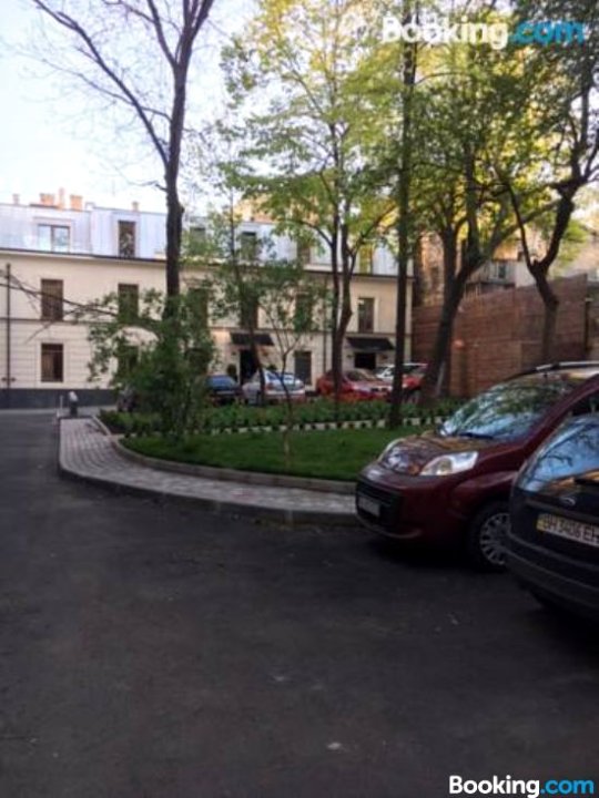 Private Apartment near Deribasovskaya