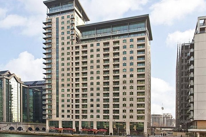 康奈利码头滨水公寓酒店(Canary Wharf Waterfront Apartments)
