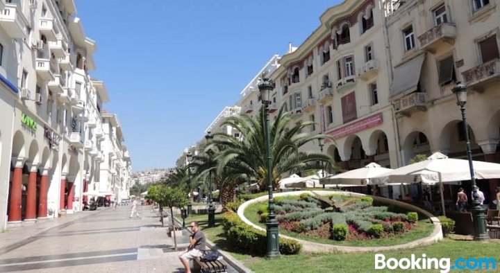 Aristotelous Square Luxury Apartment